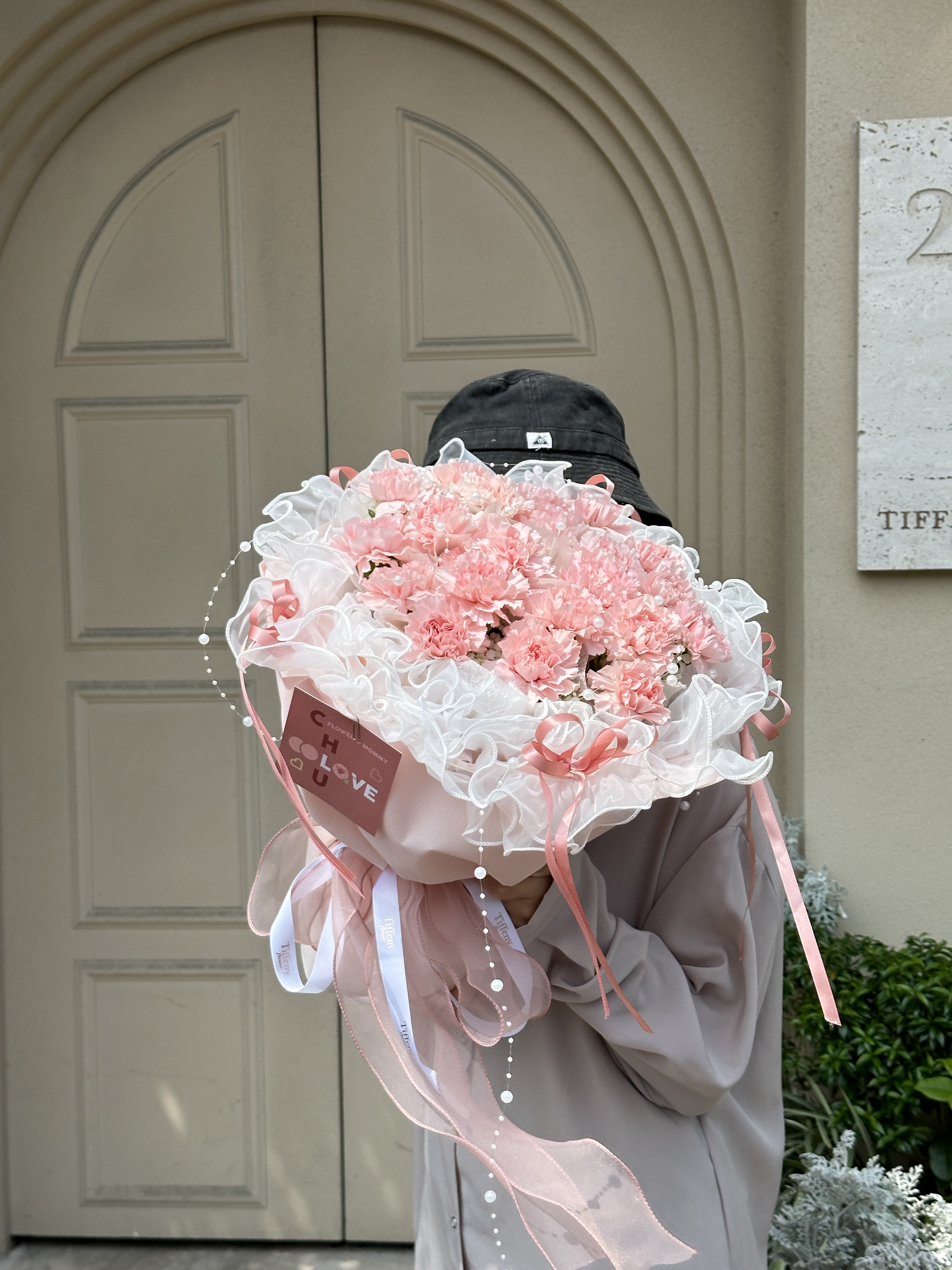 Carnation Cake Dream – A Bouquet Everyone Will Envy