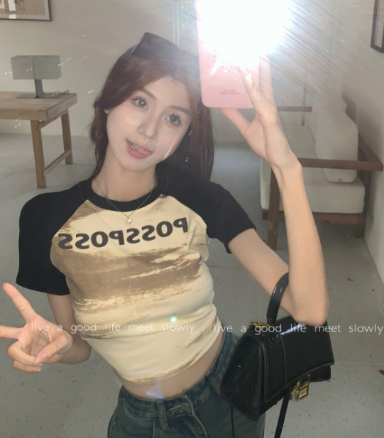 Round neck cropped T-shirt (apricot) [Size: M-XL] [Contact customer service to confirm the shipping size after placing an order]