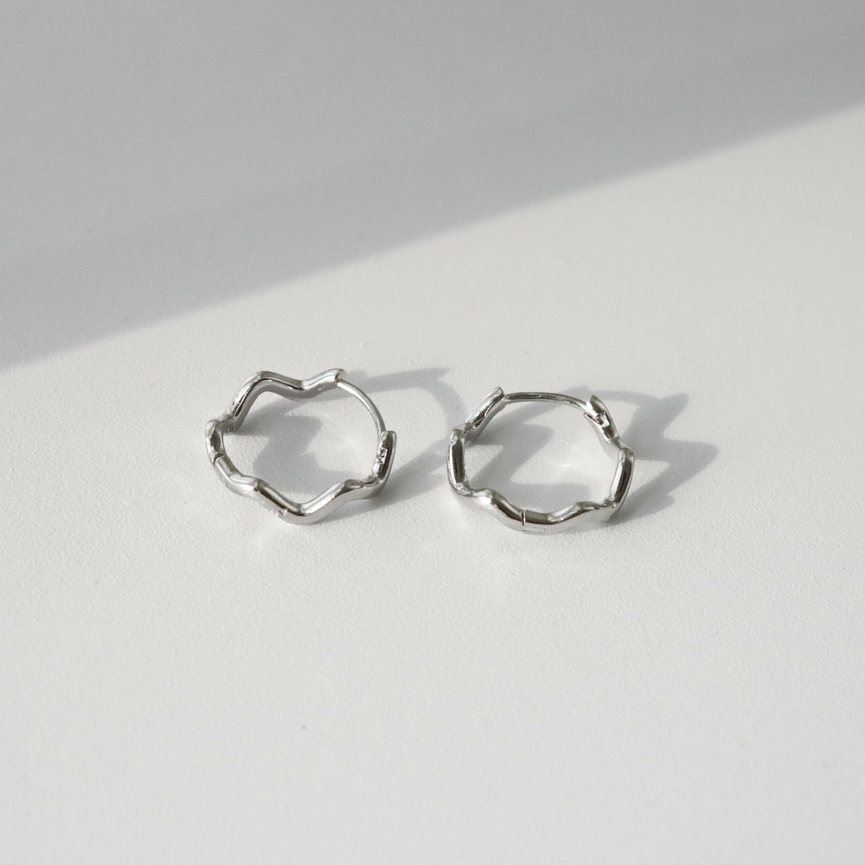 925純銀立體波浪耳圈