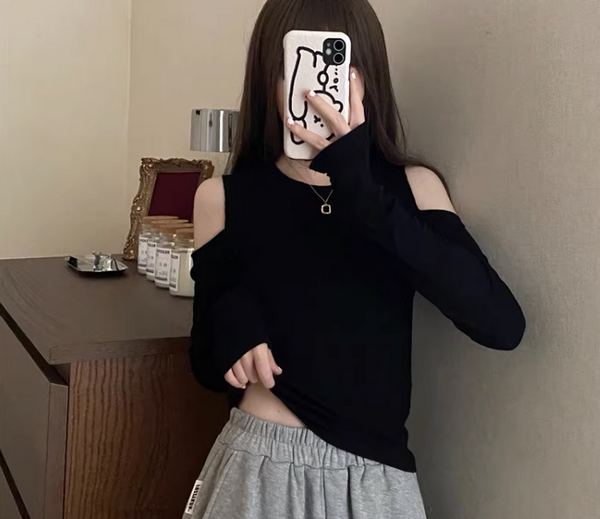 Sweet Babes Off-the-Shoulder Top T-Shirt (Black) (Size: One Size)