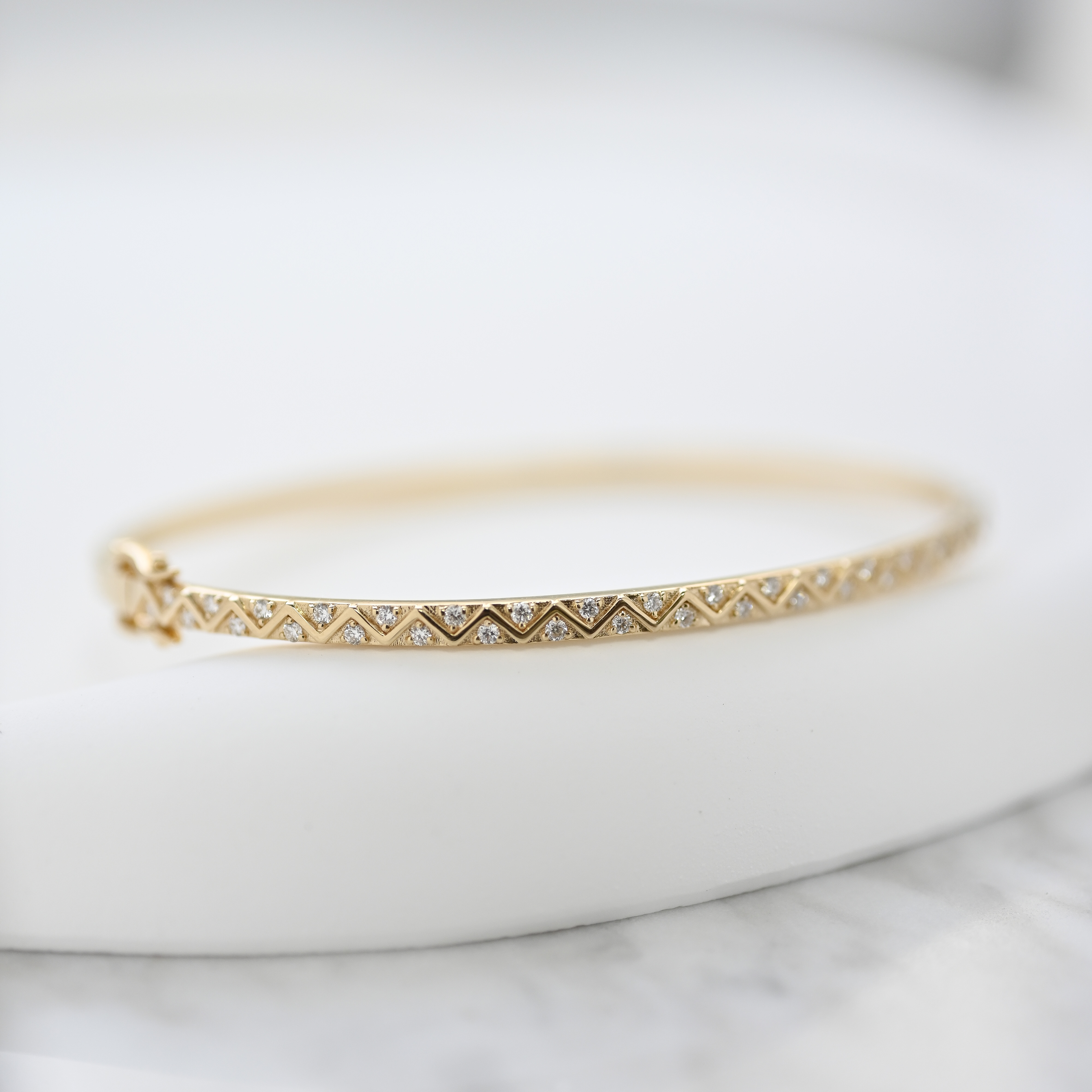 18K Roman Diamond Bangle