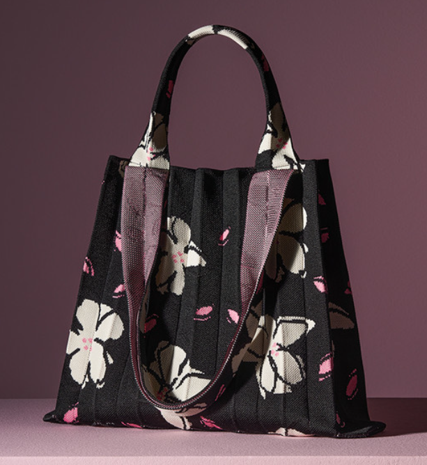 [S] PLEATS MAMA 2WAY SHOPPER BAG CHERRY BLOSSOM EDITION BAG,BLACK, PM11ZW-SB04-BK1-F (SPL79)