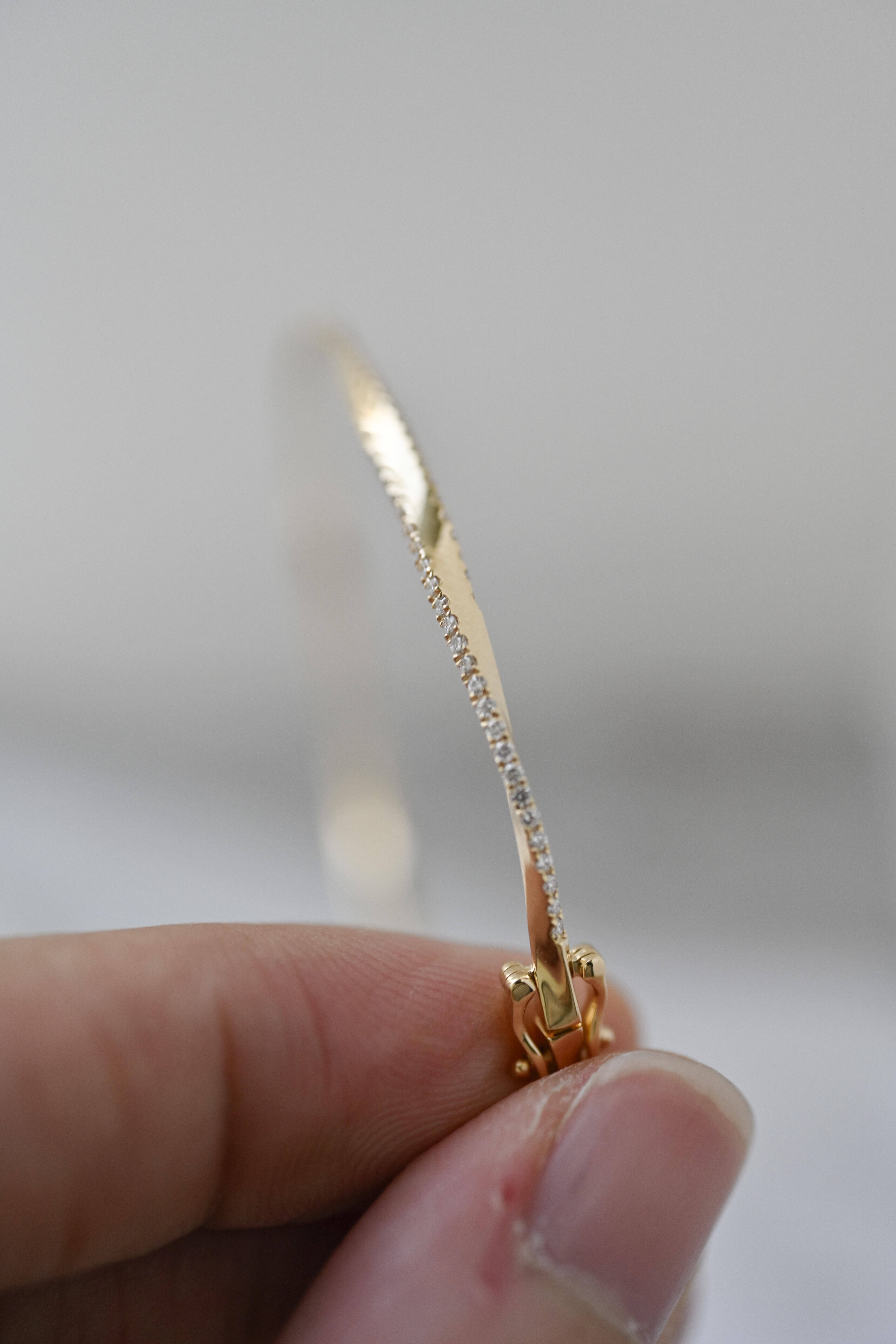 18K Twistie Diamond Bangle