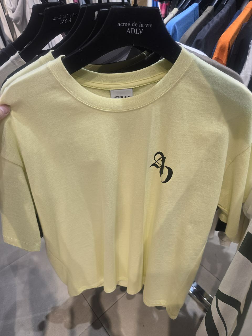 [S] ADLV BIG NEW SYMBOL PRINTING SHORT SLEEVE T-SHIRT,YELLOW, ADLV23FW-SSLSMP-YLW (SAV304)