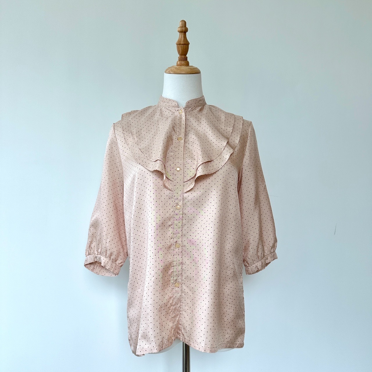 淡粉色波點公主感荷葉大領上衣