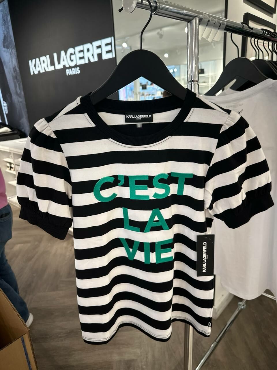 [S] KARL LAGERFELD STRIPED C'EST LA VIE TEE,BLACK/SOFT WHITE/KELLY, L4AHZ872-GZ8 (SKL1018)