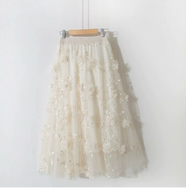 Embroidered three-dimensional flower skirt [apricot-one-size elastic waist]