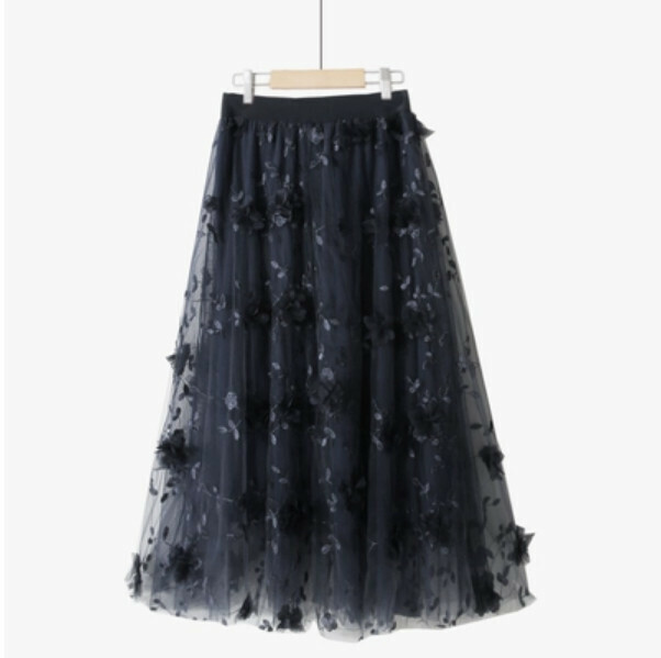 Embroidered three-dimensional flower skirt [black-free elastic waist]