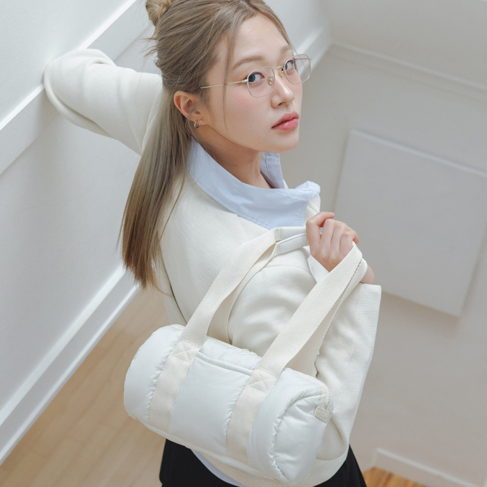 【LESPORTSAC】韓国限定★ SHEEN SHOULDER ROLL BAG LeSportsac Classic Noir Sheen Shoulder Roll Bag - Black