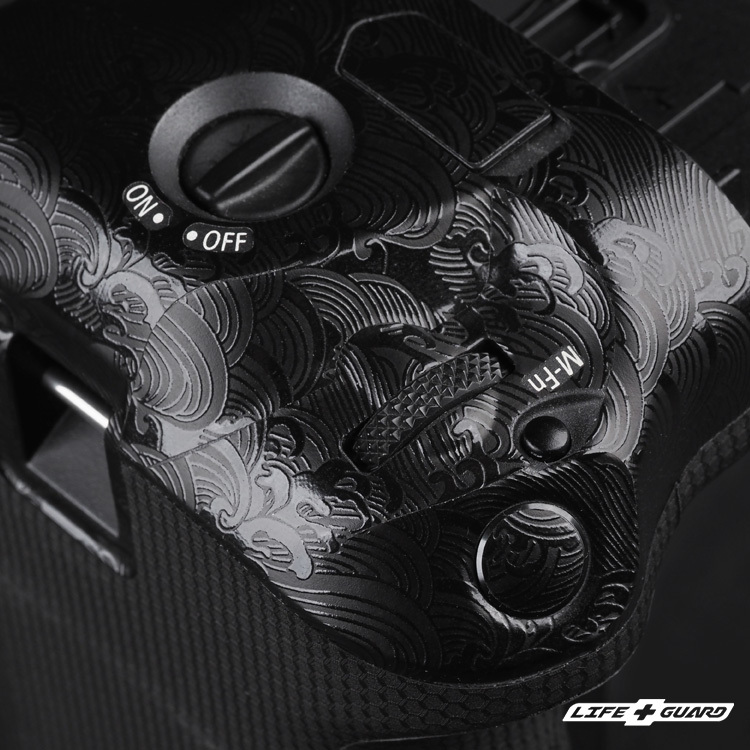 海浪極黑貼膜質感特寫，LIFE+GUARD 設計風格