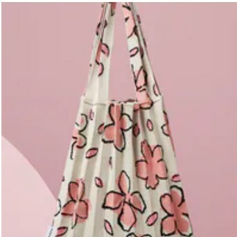 [S] PLEATS MAMA SHOULDER BAG CHERRY BLOSSOM EDITION,CREAM, PM11ZW-SB02-CR1-F (SPL82)