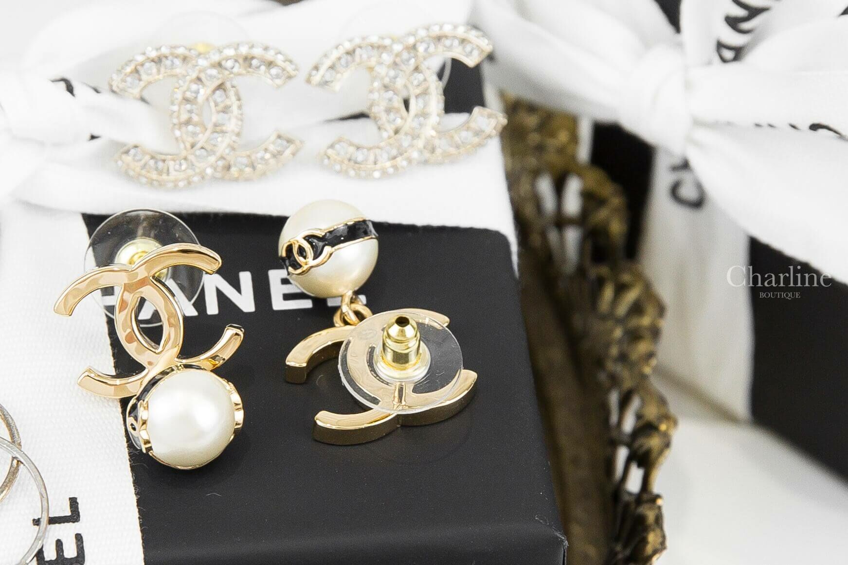 Chanel Stud Earrings 金色CC黑色線條珍珠垂墜耳環-Charline Boutique 精品代購