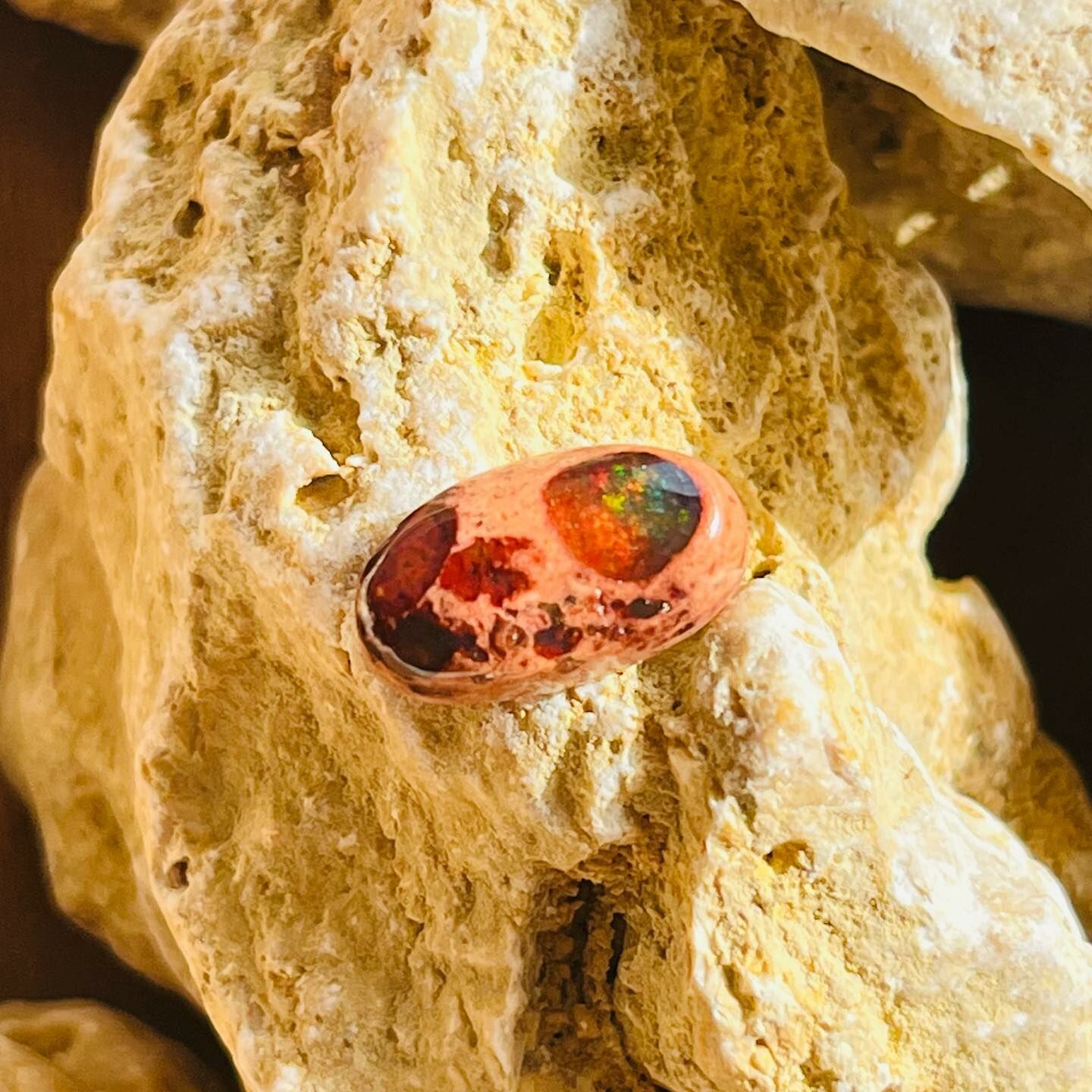 [原石] 墨西哥火蛋白石