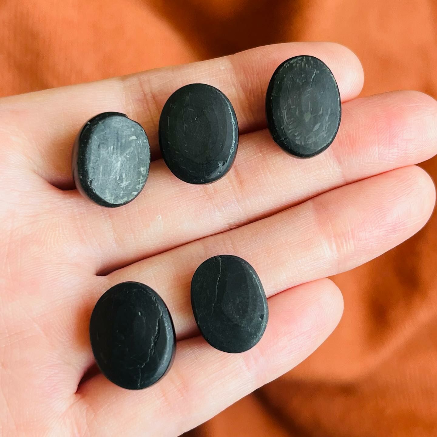 [原石] 印度透輝石 / 十字星石 水晶蛋面