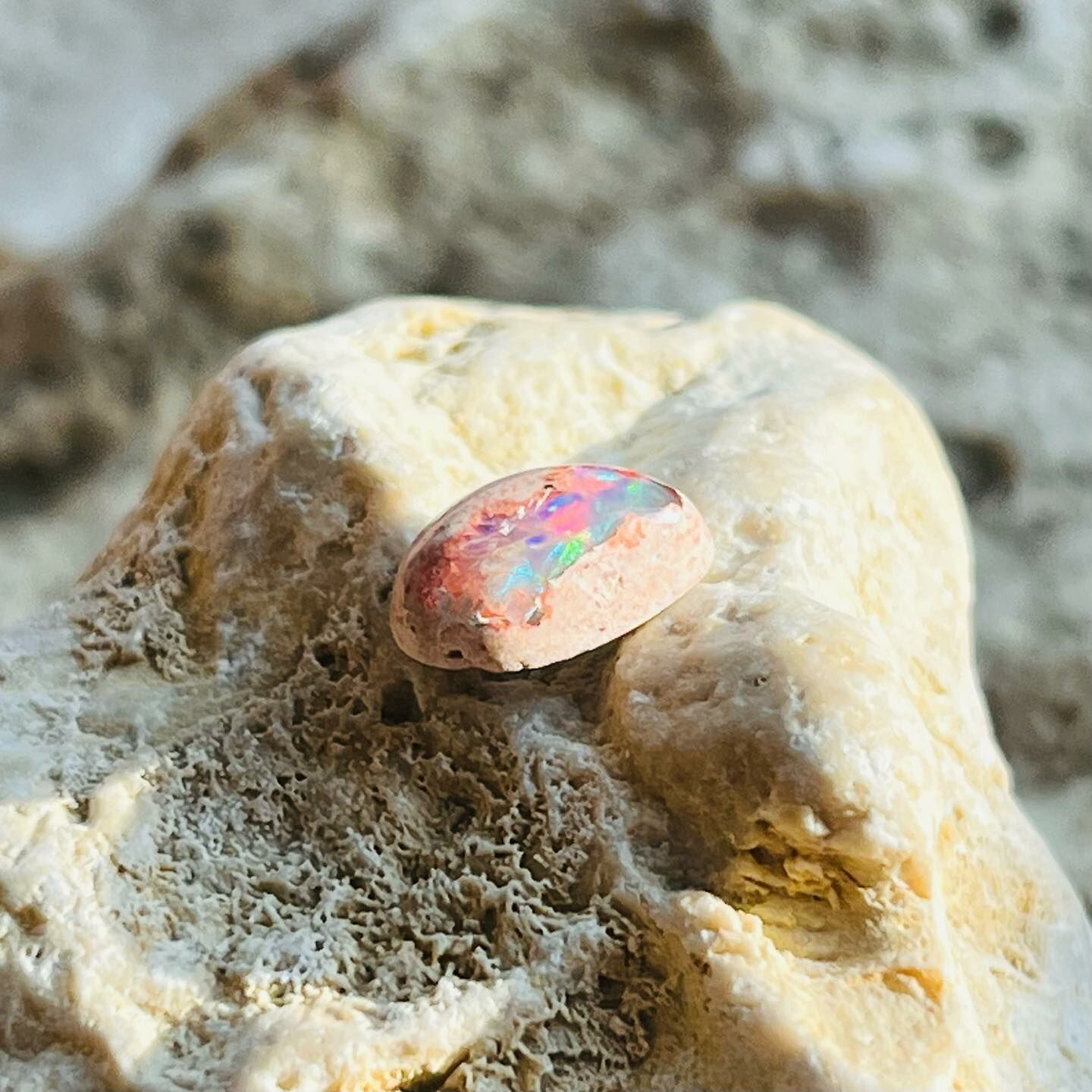 [原石] 墨西哥火蛋白石