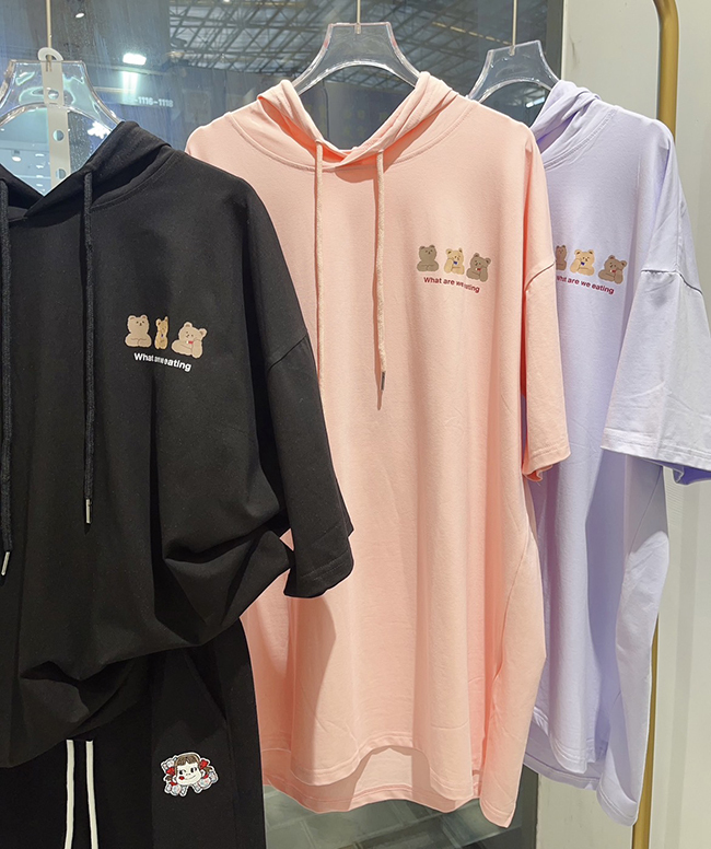 左胸小熊短袖帽T-三色