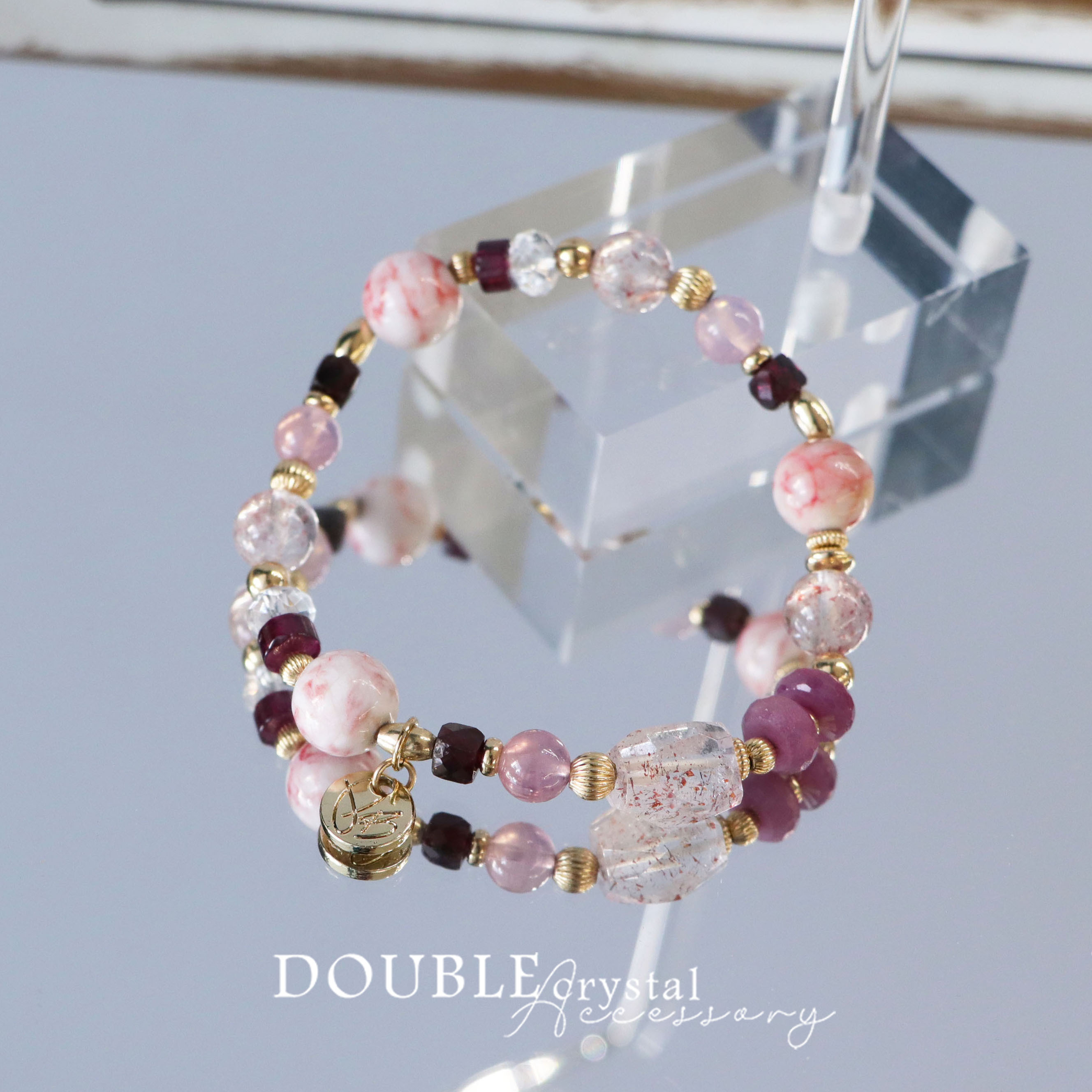 末路狂花：金草莓小花瓣．白水體草莓晶．硃砂．石榴石．粉晶