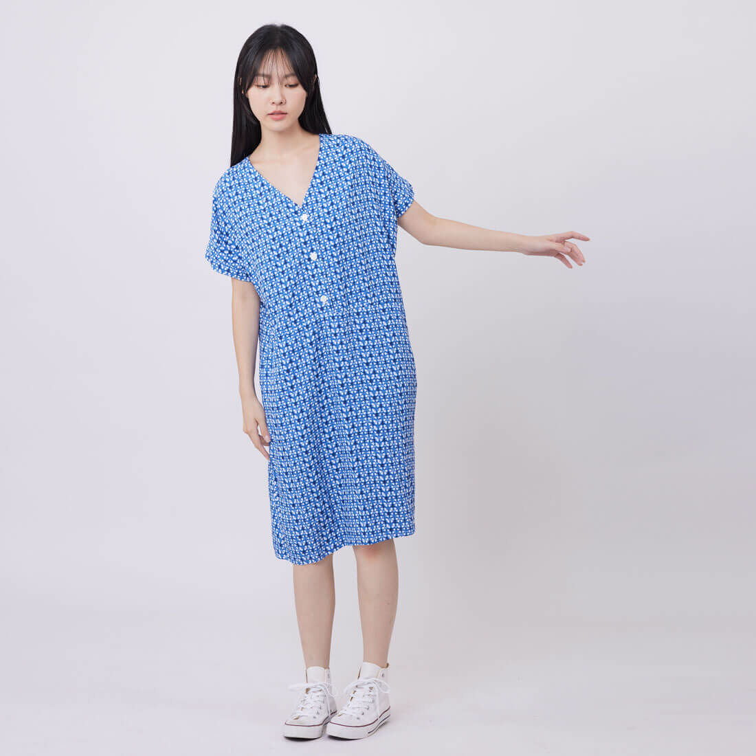Chloe半開襟V領腰剪接口袋洋裝/藍漣漪