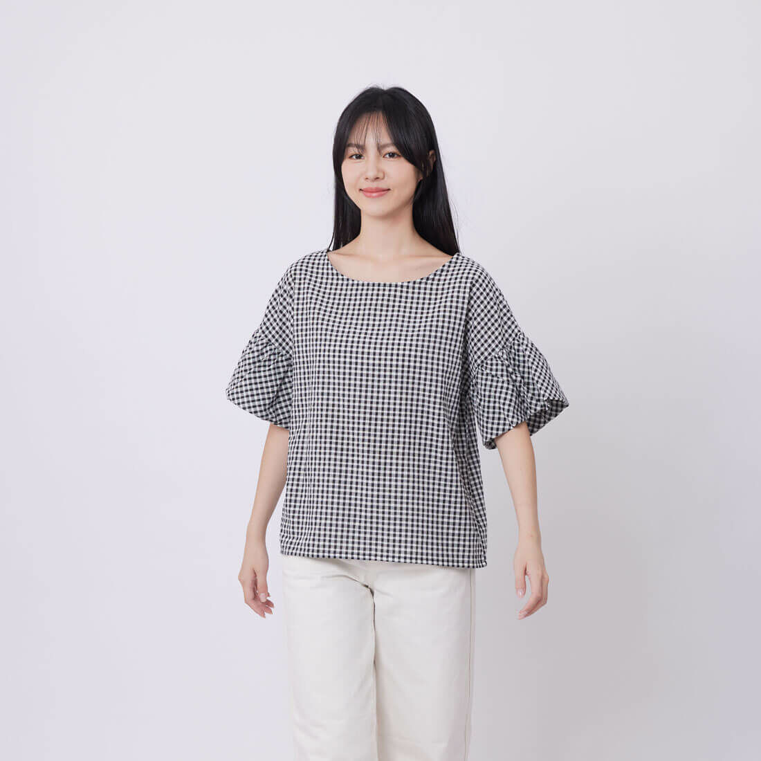Lora 荷葉袖圓領寬版上衣/ 黑格