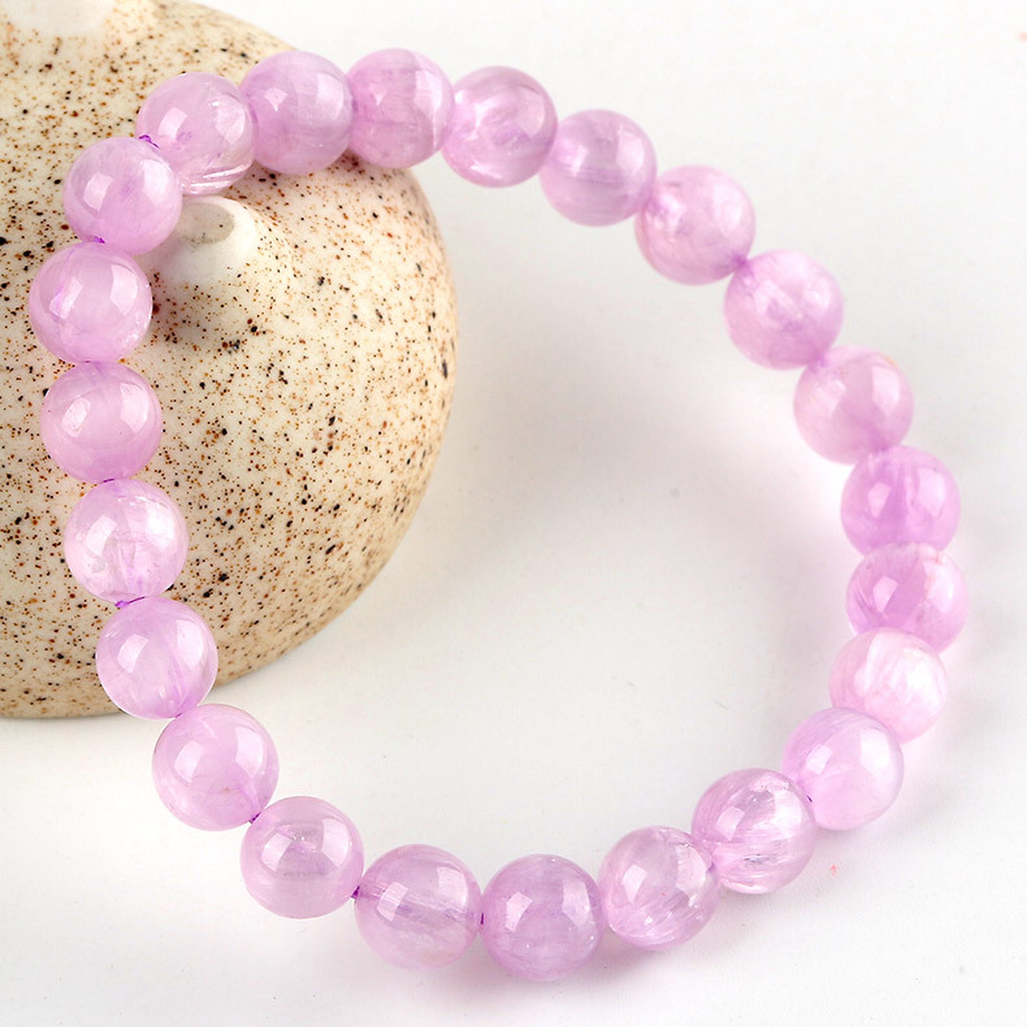 【藏寶】貓眼效應薰衣草紫鋰輝水晶手鍊/水晶手串