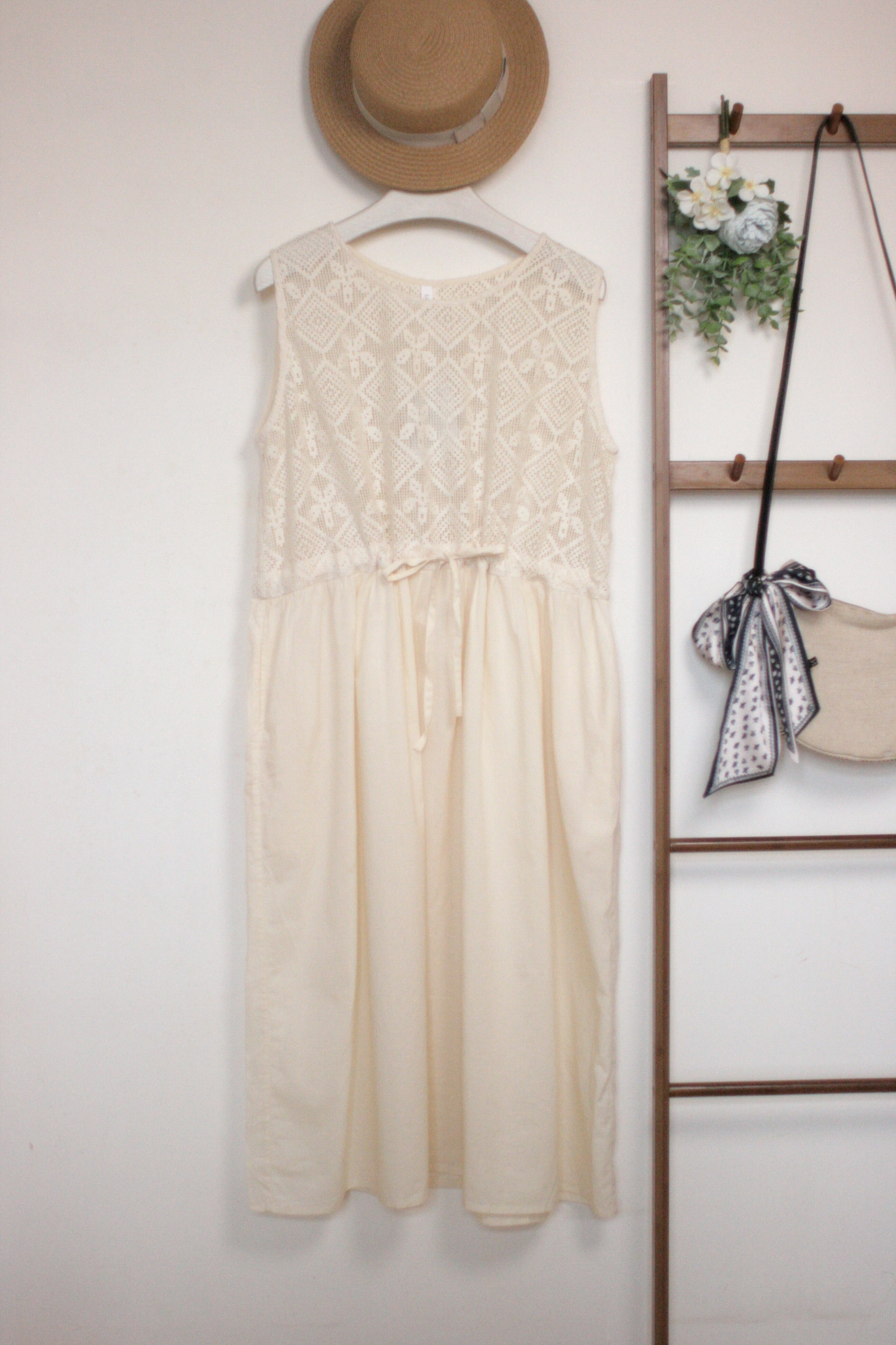 （Special Price）鉤針蕾絲拼接無袖連衣裙 (兩色入)【日本直送】