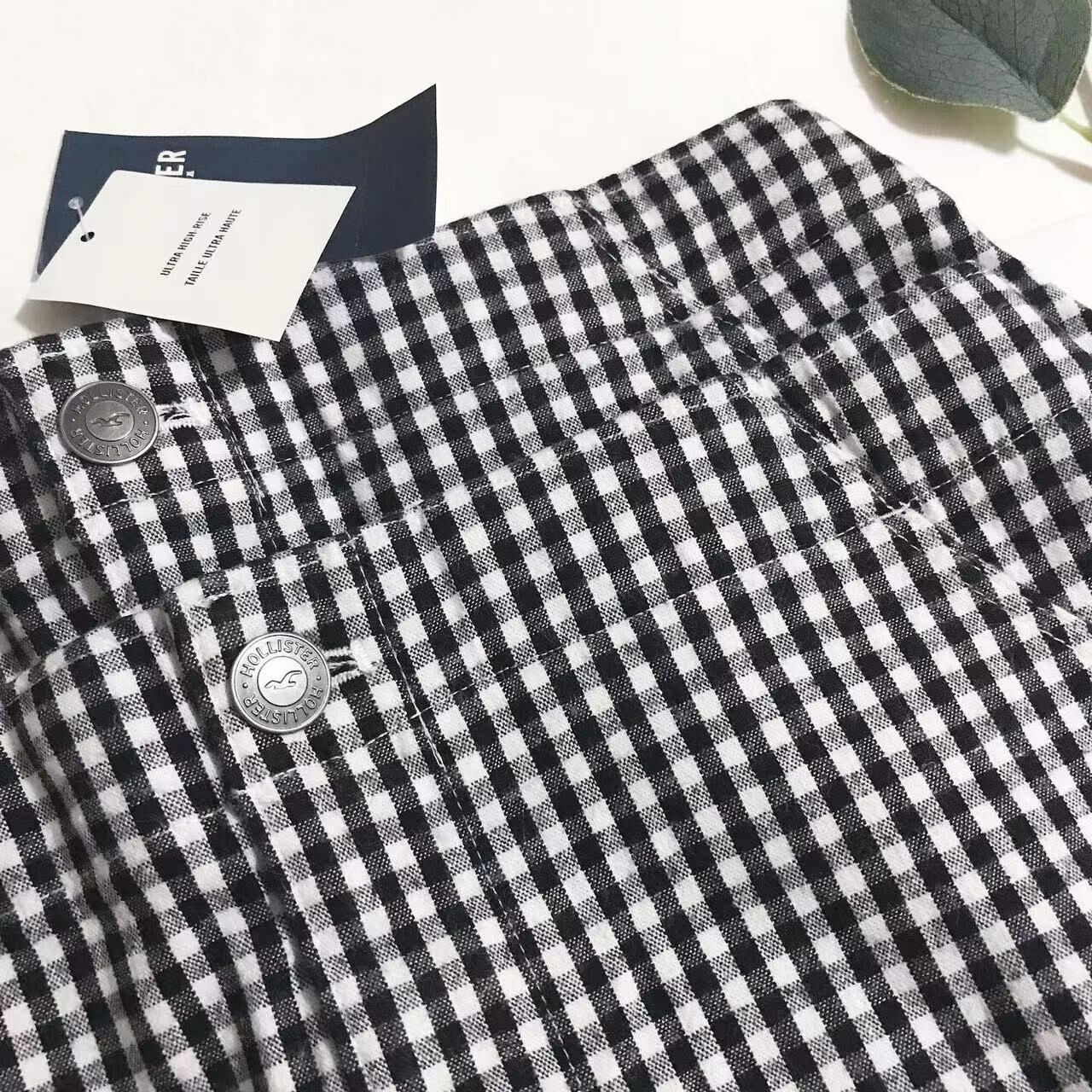 HOLLISTER HOUNDSTOOTH MINI SKIRT