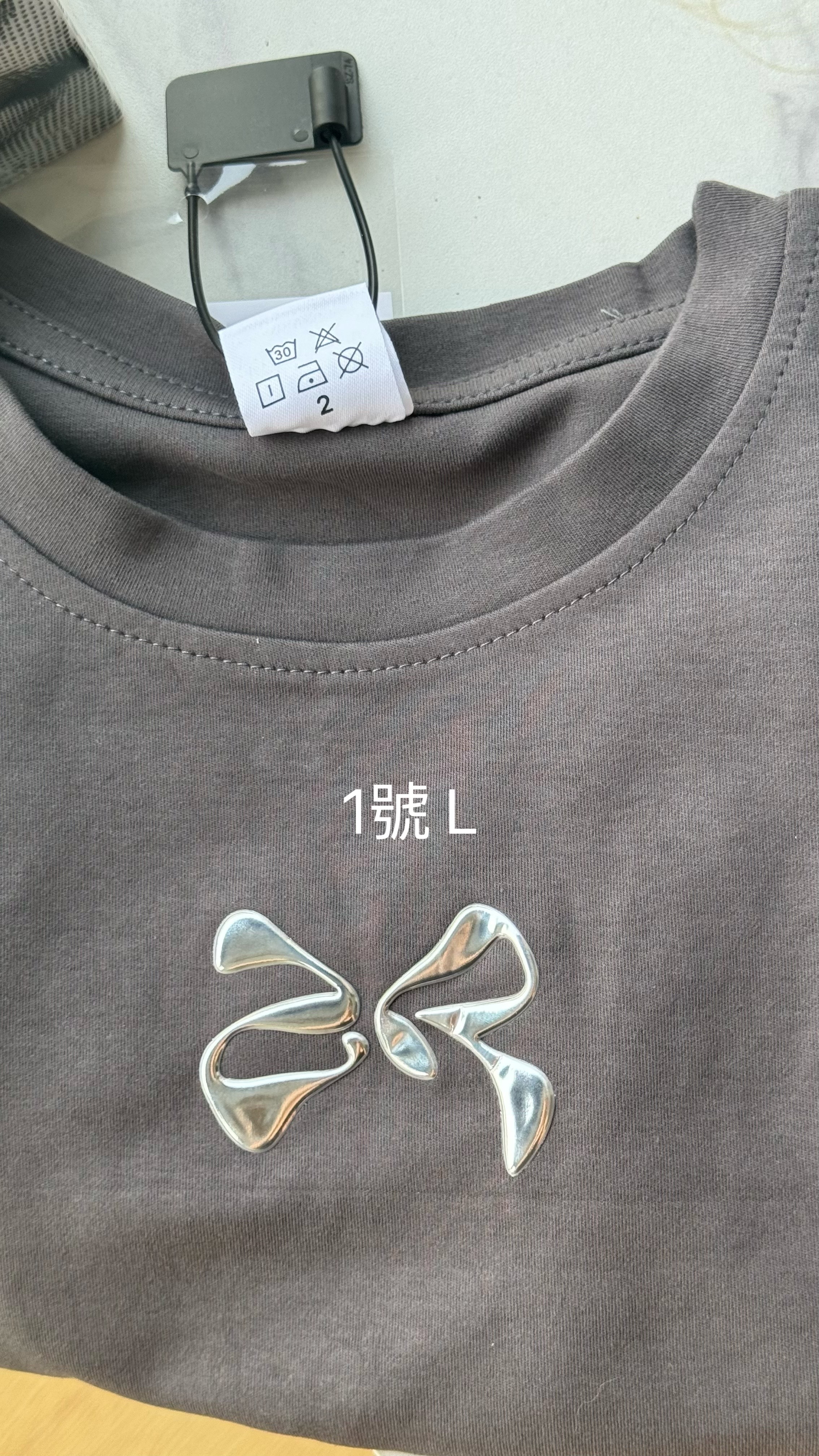 NG品!!Y2K辣妞｜銀色蝴蝶結彈性短版短袖上衣