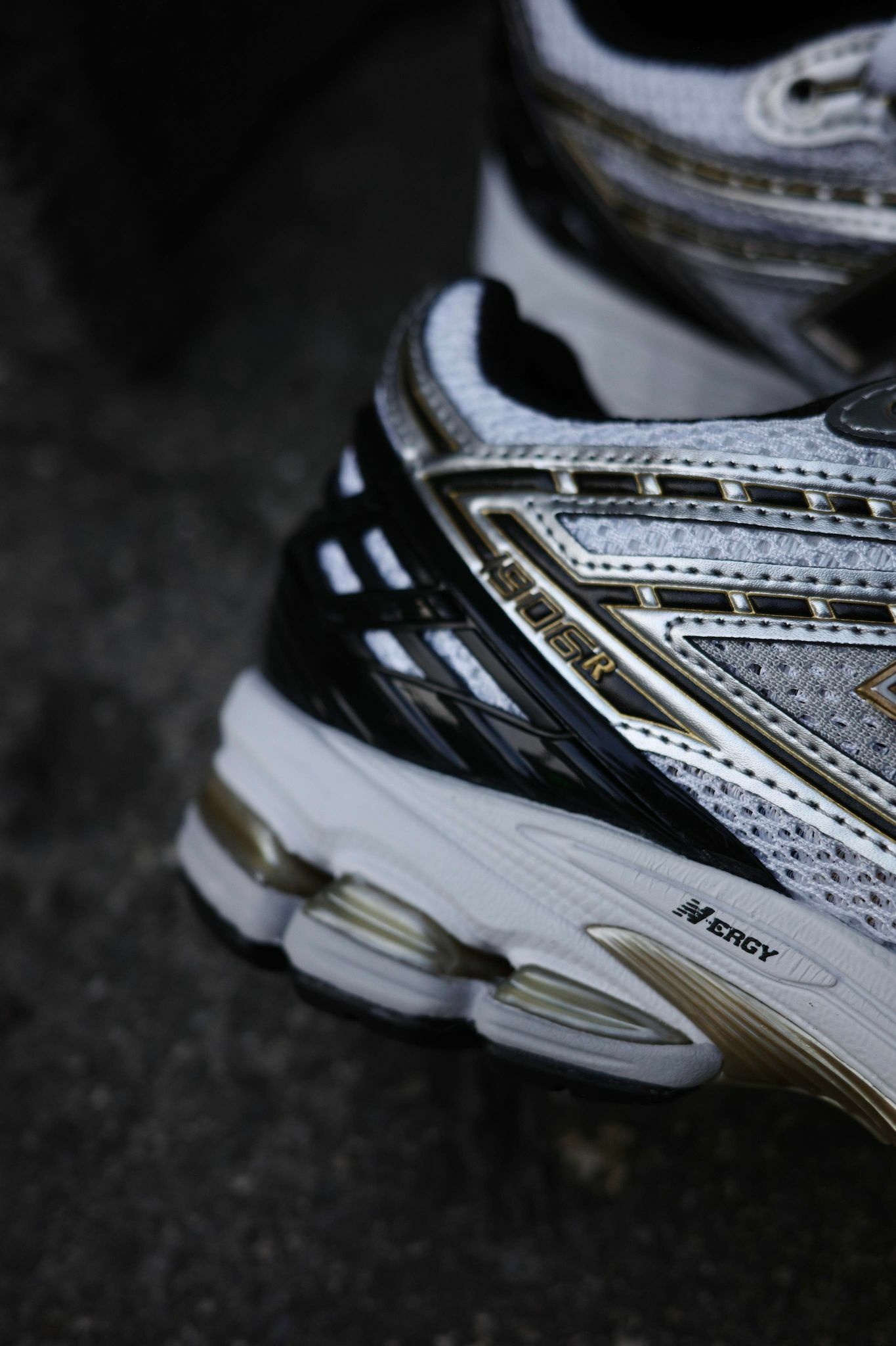 5/10 直播NewBalance 1906 系列白黑金銀白金淚之女王m1906RA