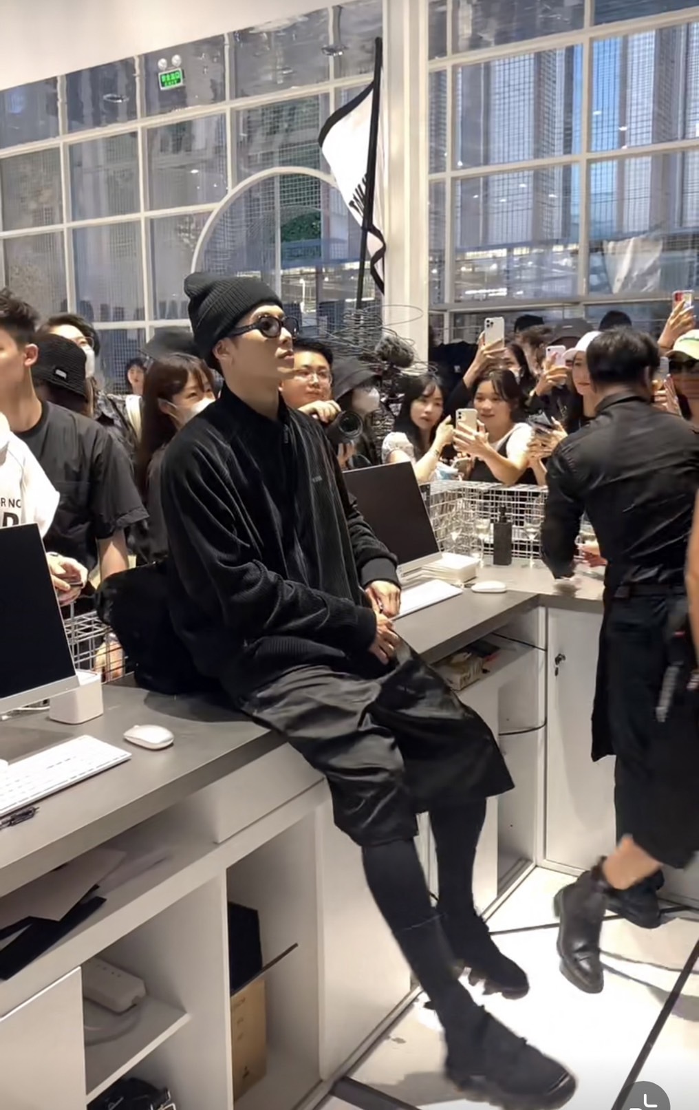 (日本連線) grounds " JEWELRY "黑魂 泡泡鞋 王嘉爾同款