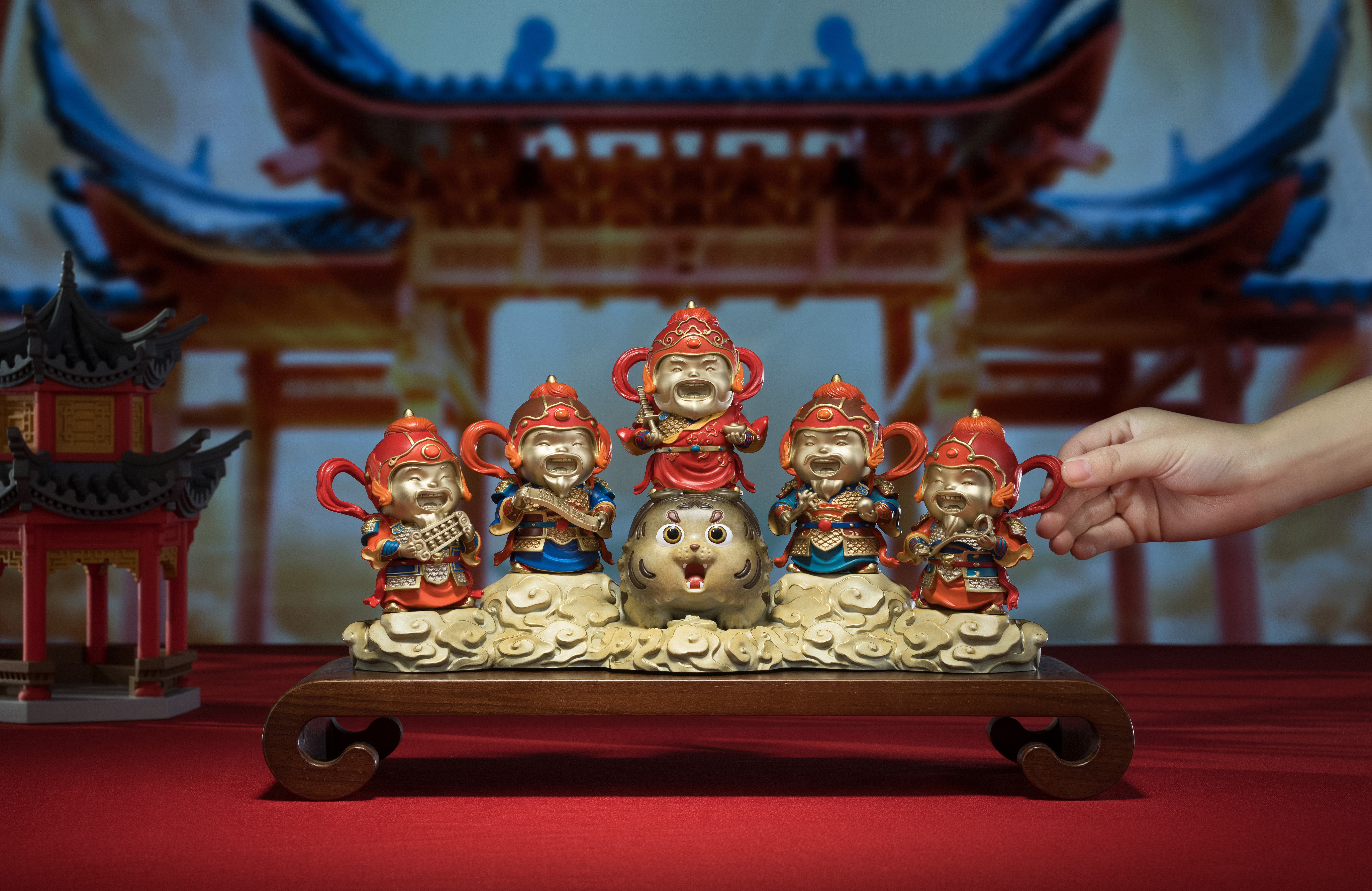 五路財爺笑呵呵