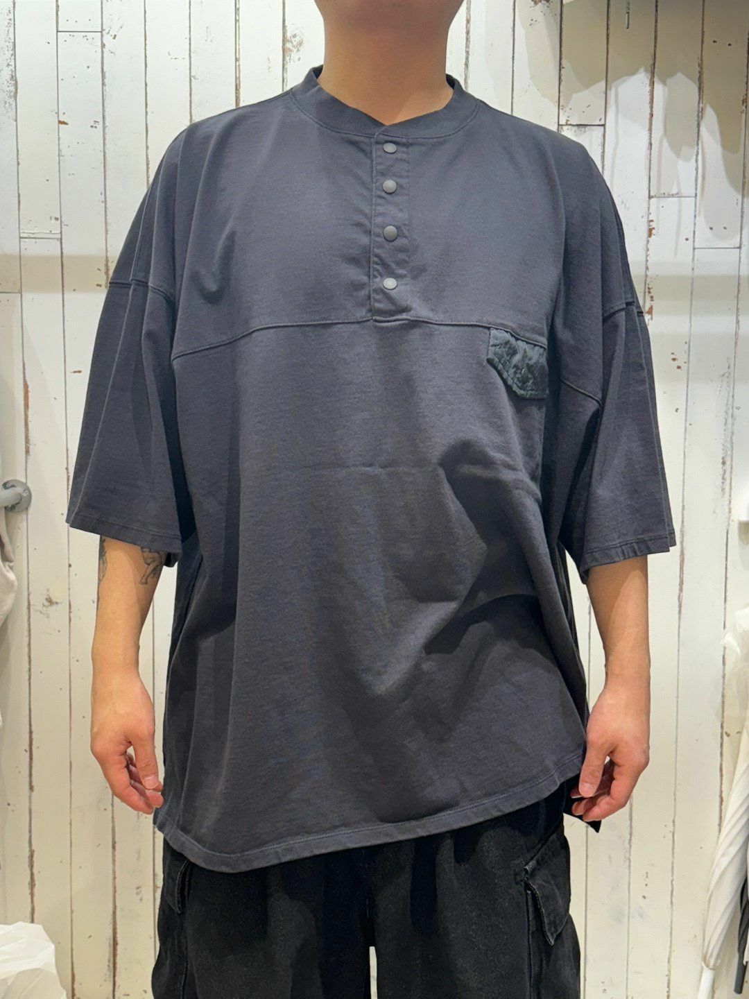 淨色半開胸袋口短袖Tee FARMERS-012T