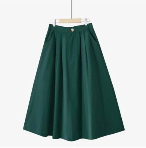 Simple buttoned pocket skirt [dark green-one-size-fits-all elastic waist]