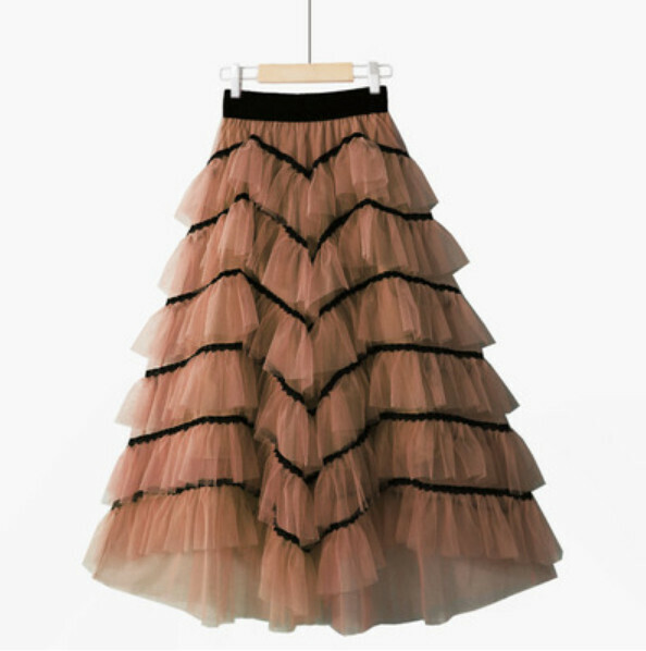 Spliced cake mesh skirt [coffee color/wave + black line] (one-size-fits-all elasticated waist)