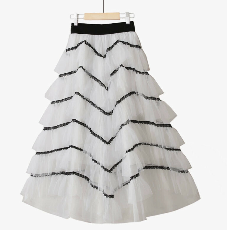 Spliced cake mesh skirt [apricot/wave + black line] (one-size-fits-all elasticated waist)
