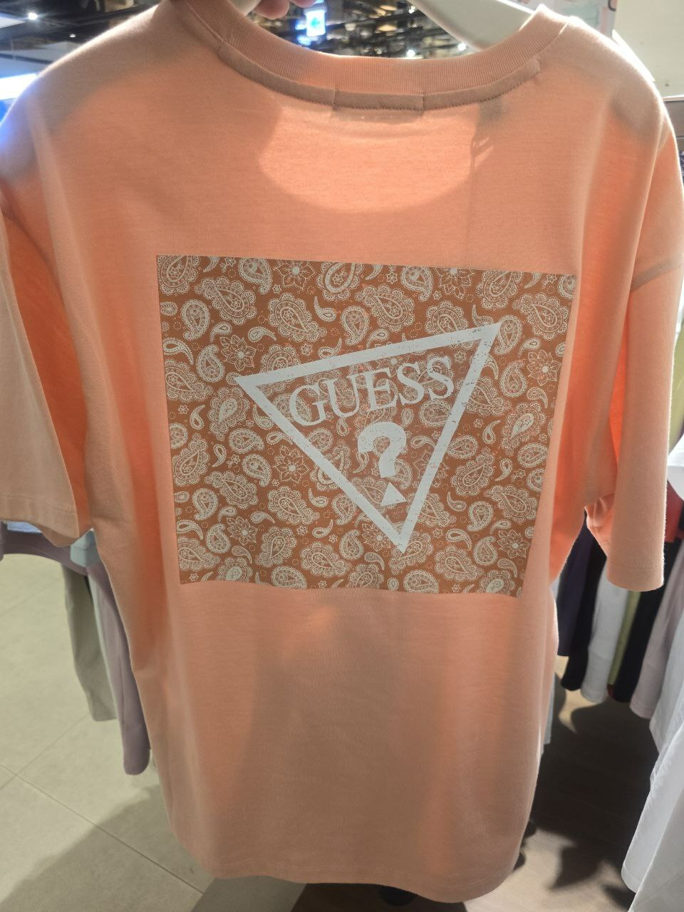 [S] GUESS UNISEX TRIANGLE LOGO ON SQUARE FRAME SHORT SLEEVE T-SHIRT,ORANGE, KO2K8444-ORN [FINAL SALE] (SGU546)