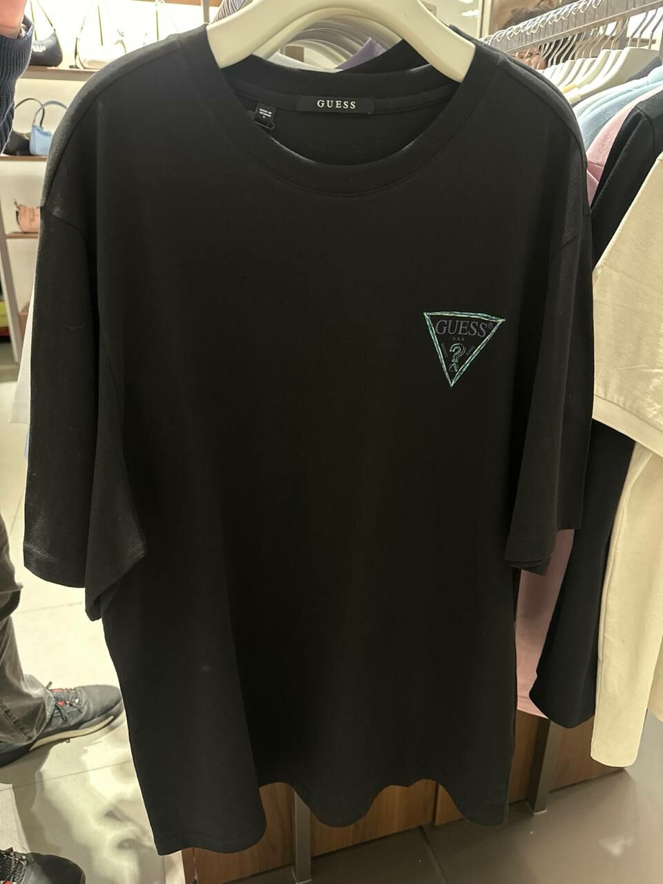 [S] GUESS UNISEX NEW TRIANGLE SHORT SLEEVE T-SHIRT,BLACK, MO2K9404-BLK (SGU552)