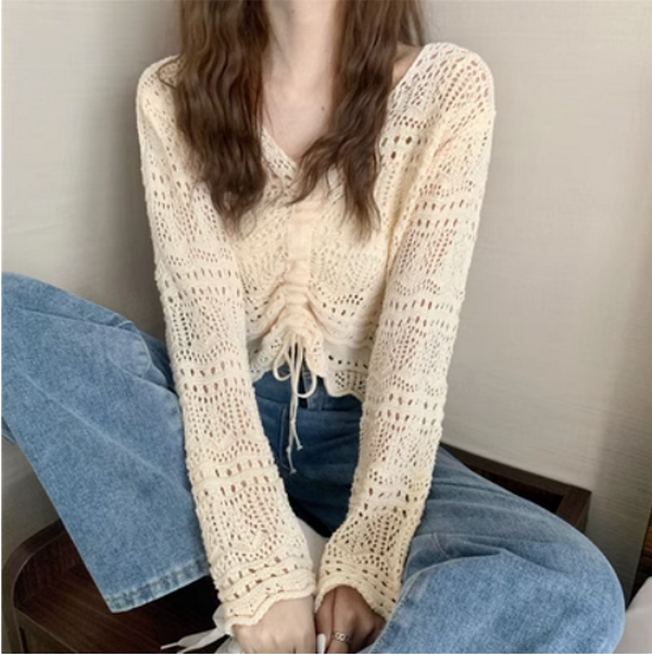 Cut-out V-neck long-sleeved sweater (apricot) (Size: one size)