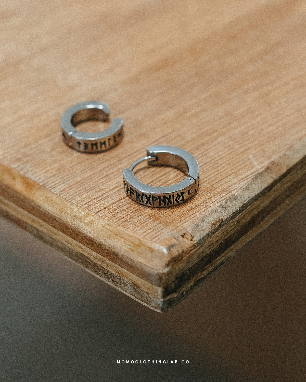 #現貨 (ACCE525) 鋼耳環 刻文耳環/耳夾