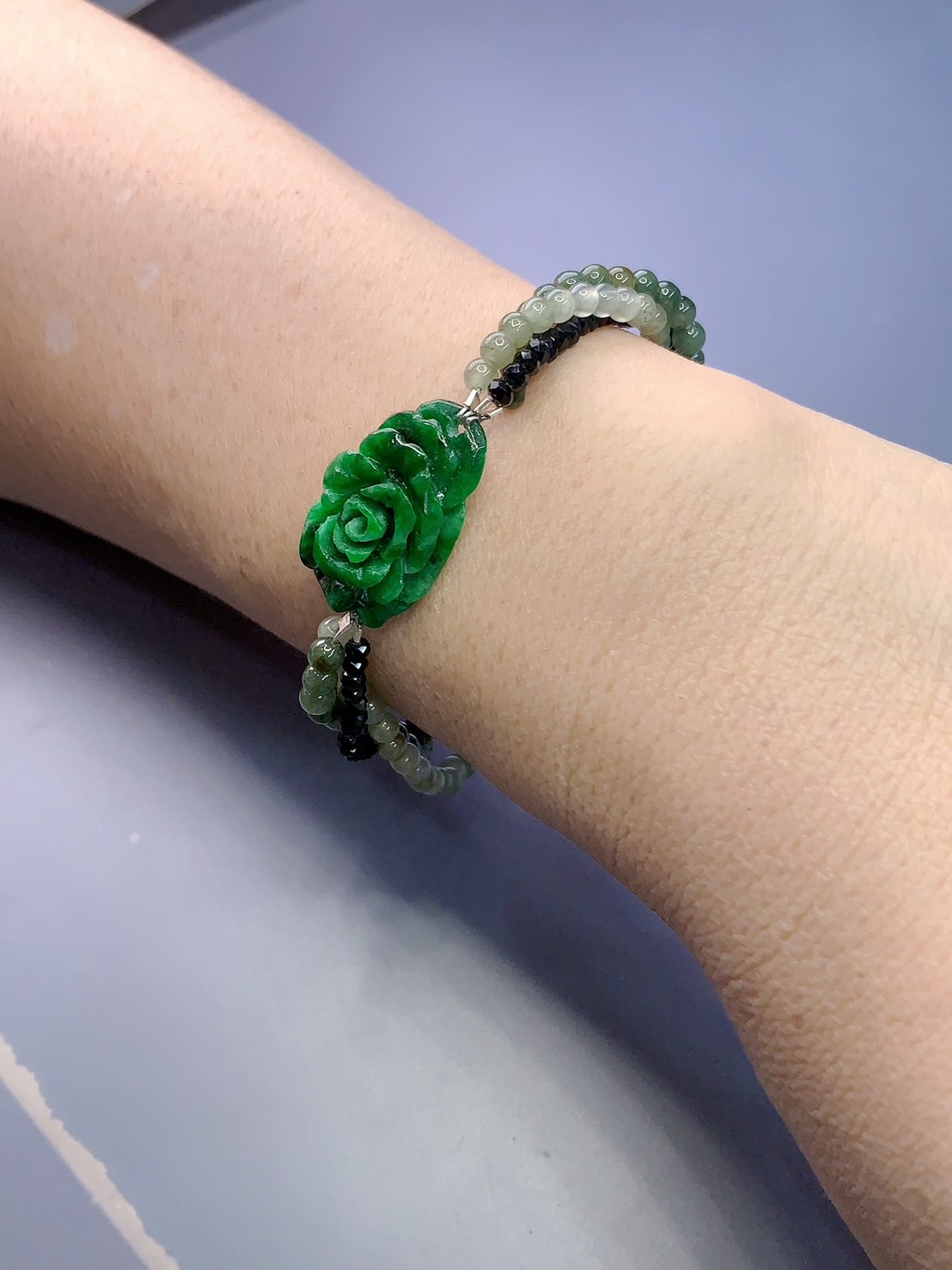 善德美玉丨辣綠花青翡翠手工雕花設計手鍊