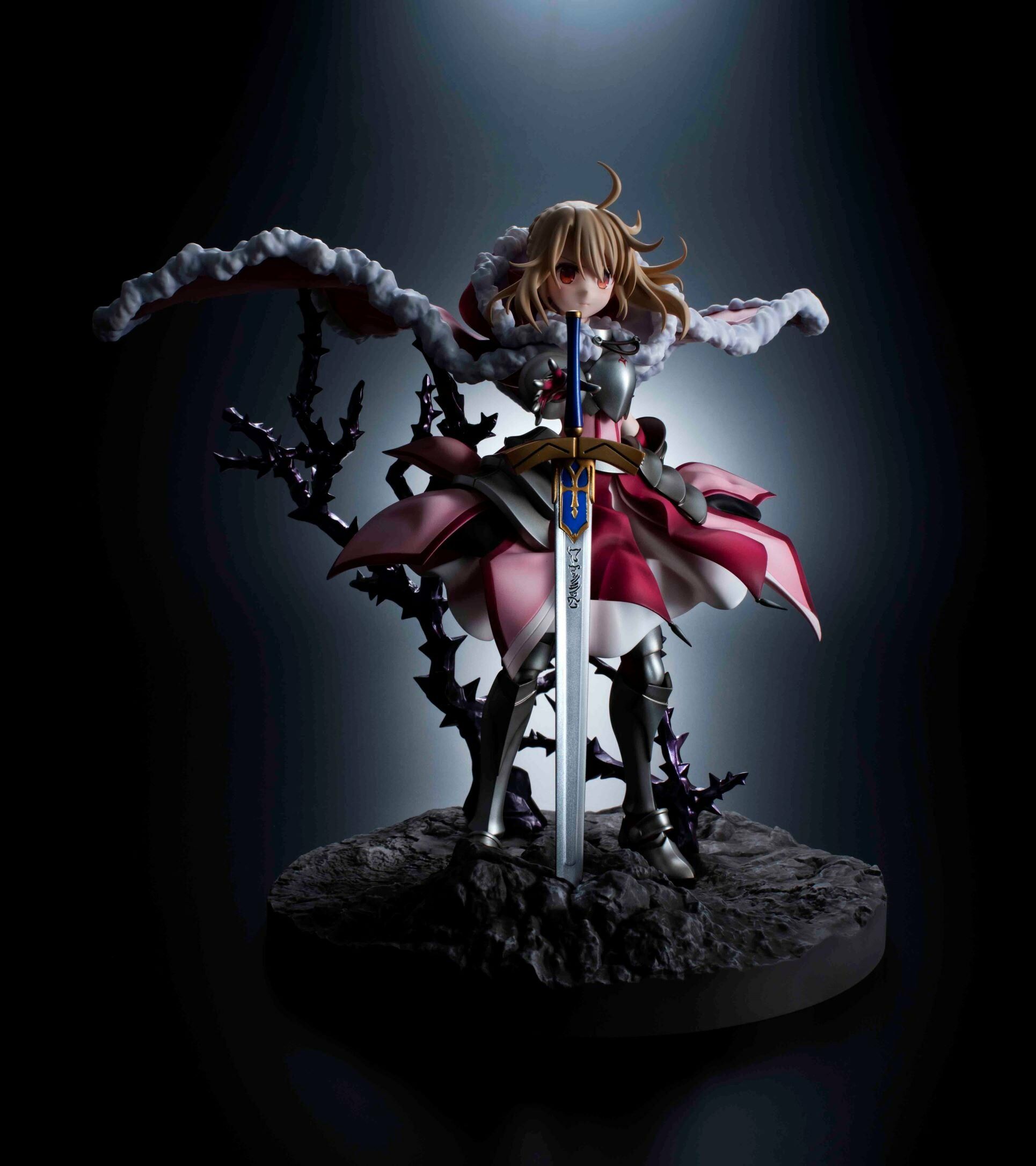 預購-【限量販售】《Fate/kaleid liner 魔法少女☆伊莉雅 Licht 無名少女》伊莉雅絲菲爾·馮·愛因茲貝倫 Saber阿爾托莉亞Ver. 1/7比例模型【日本進口精品】