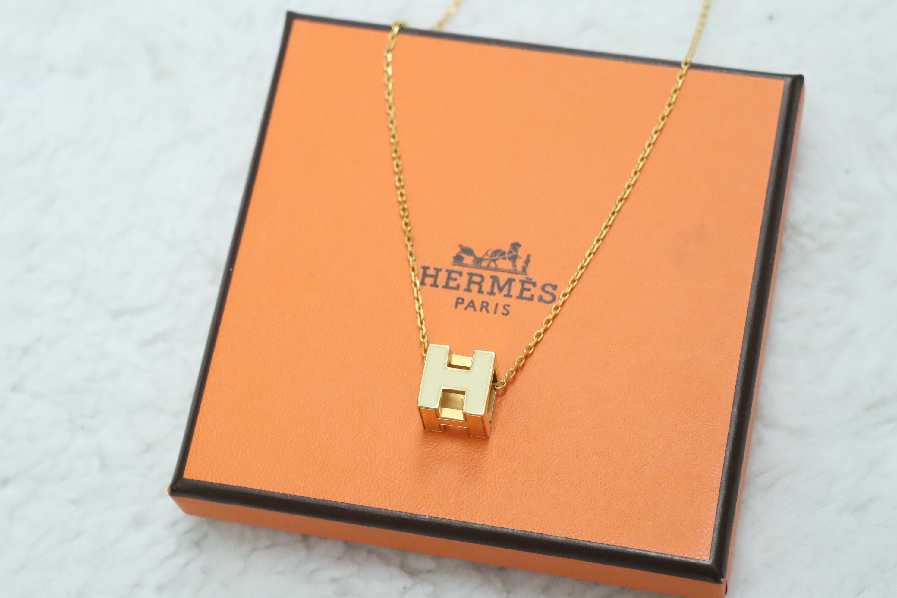 Hermes方型米白金色頸鏈😍
