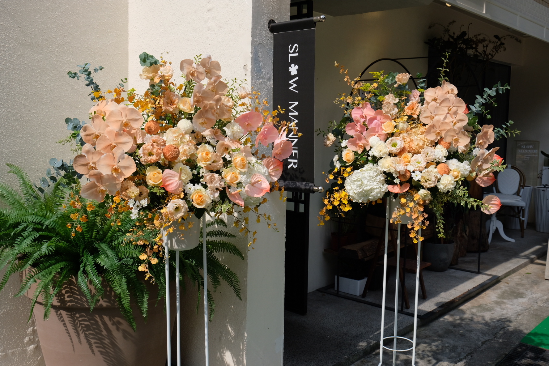 橘卡其色系｜鮮花高架花籃