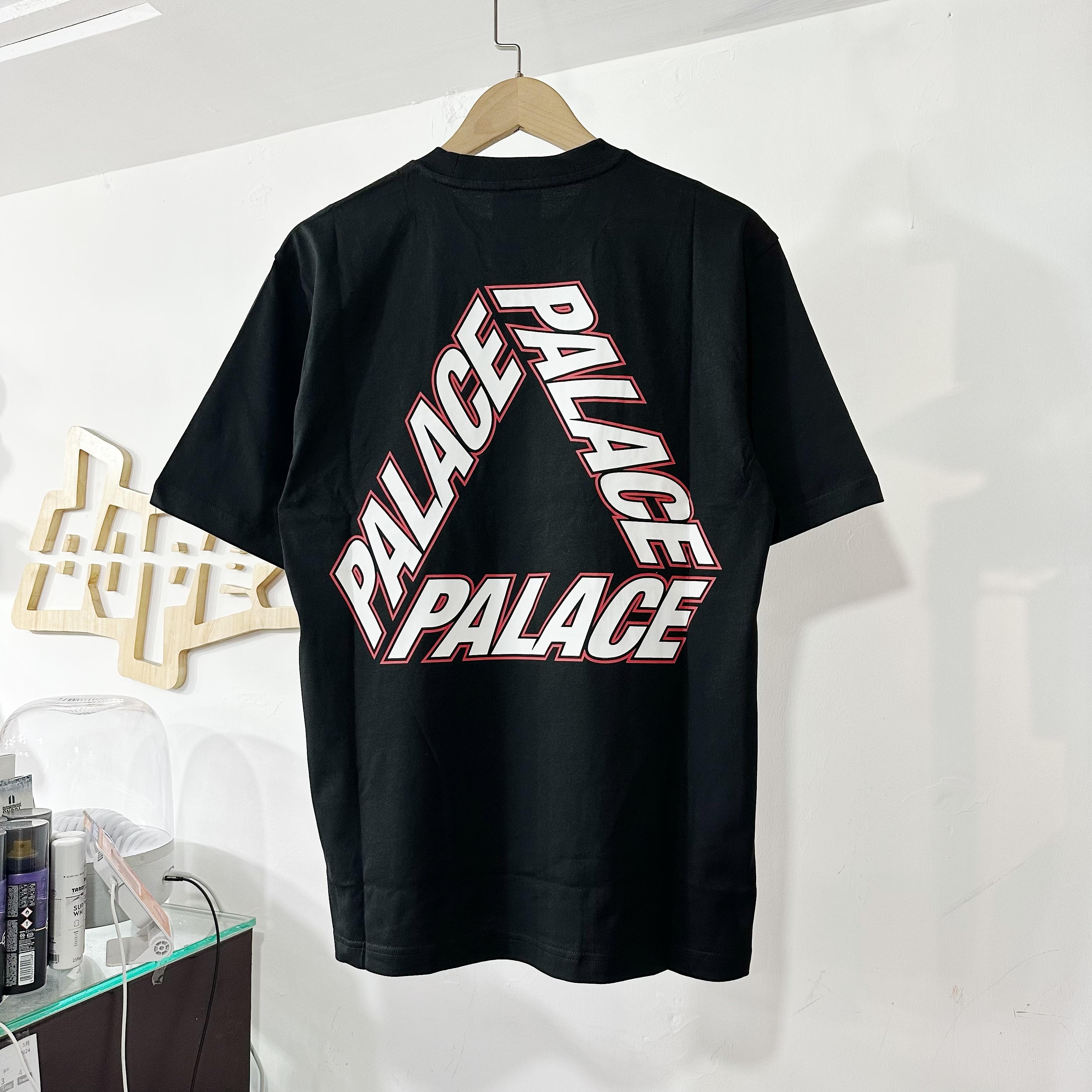 ★24SS 大人気★PALACE P-3 OUTLINE T-SHIRT Palace P-3 Outline T-Shirt Natural Green Men's - SS24 - US