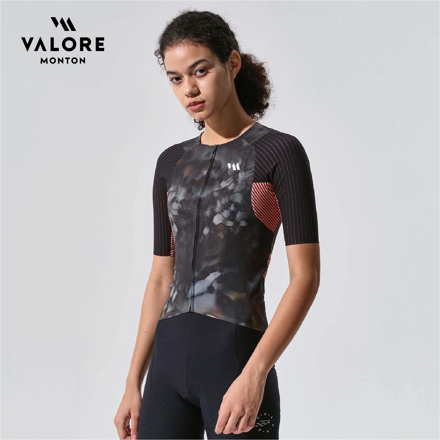 暗花黑色女款短上衣