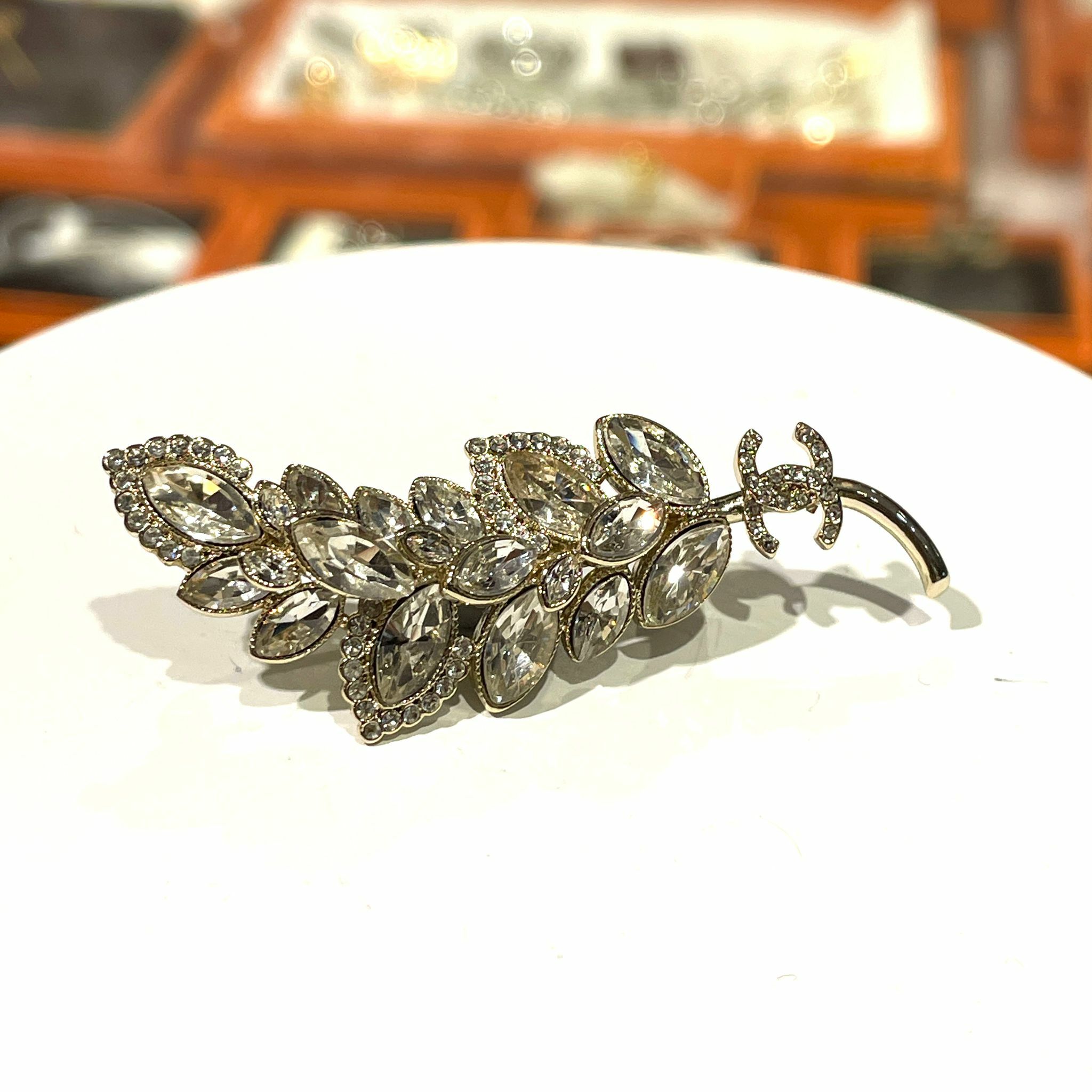 全新CHANEL胸針 6.2x2cm ABA564 淡金水鑽麥穗胸針 CHANEL BROOCH #BRAND NEW #香榭站正品