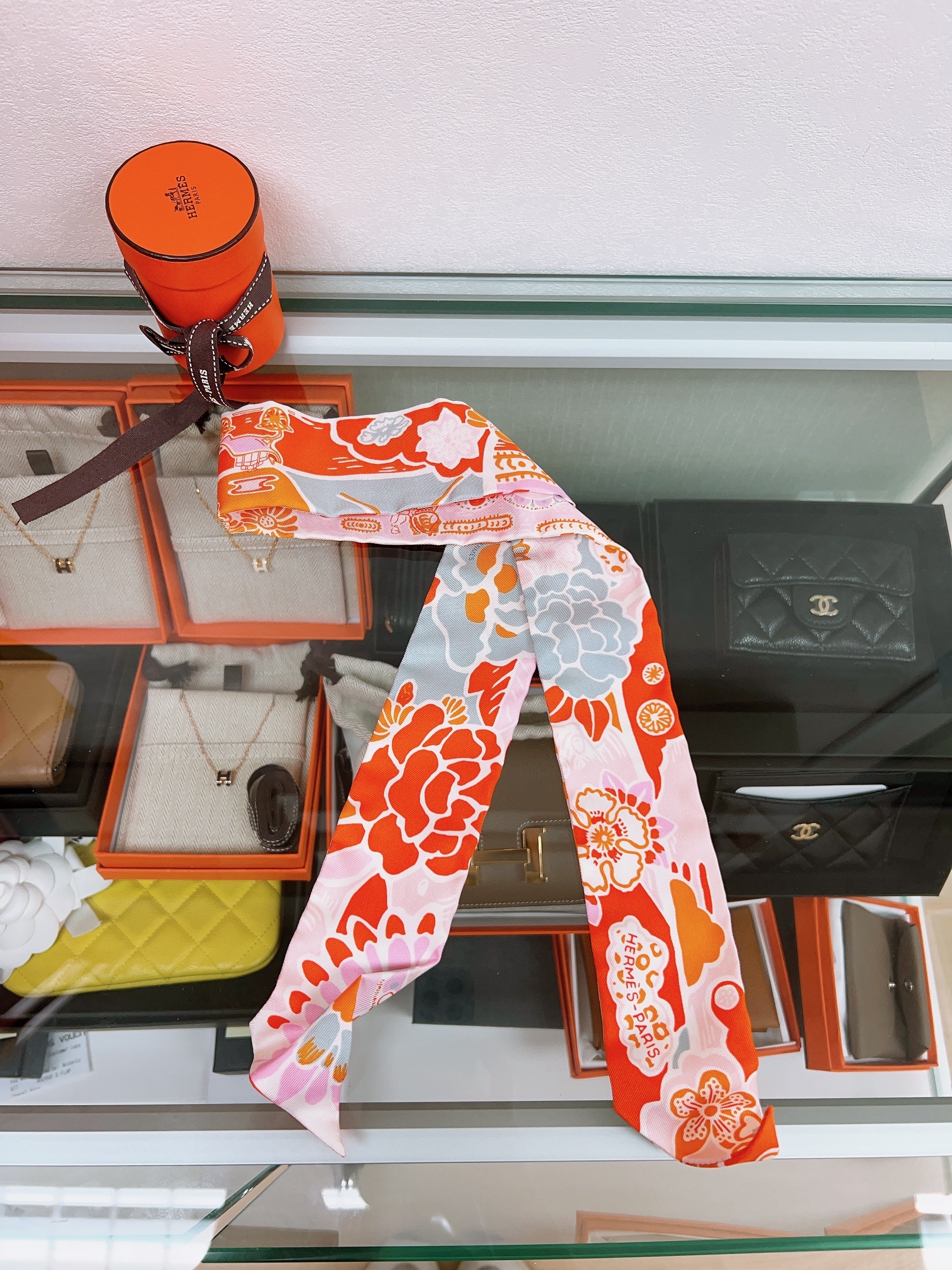 *Unused* Hermes twilly (bingata/ orange)