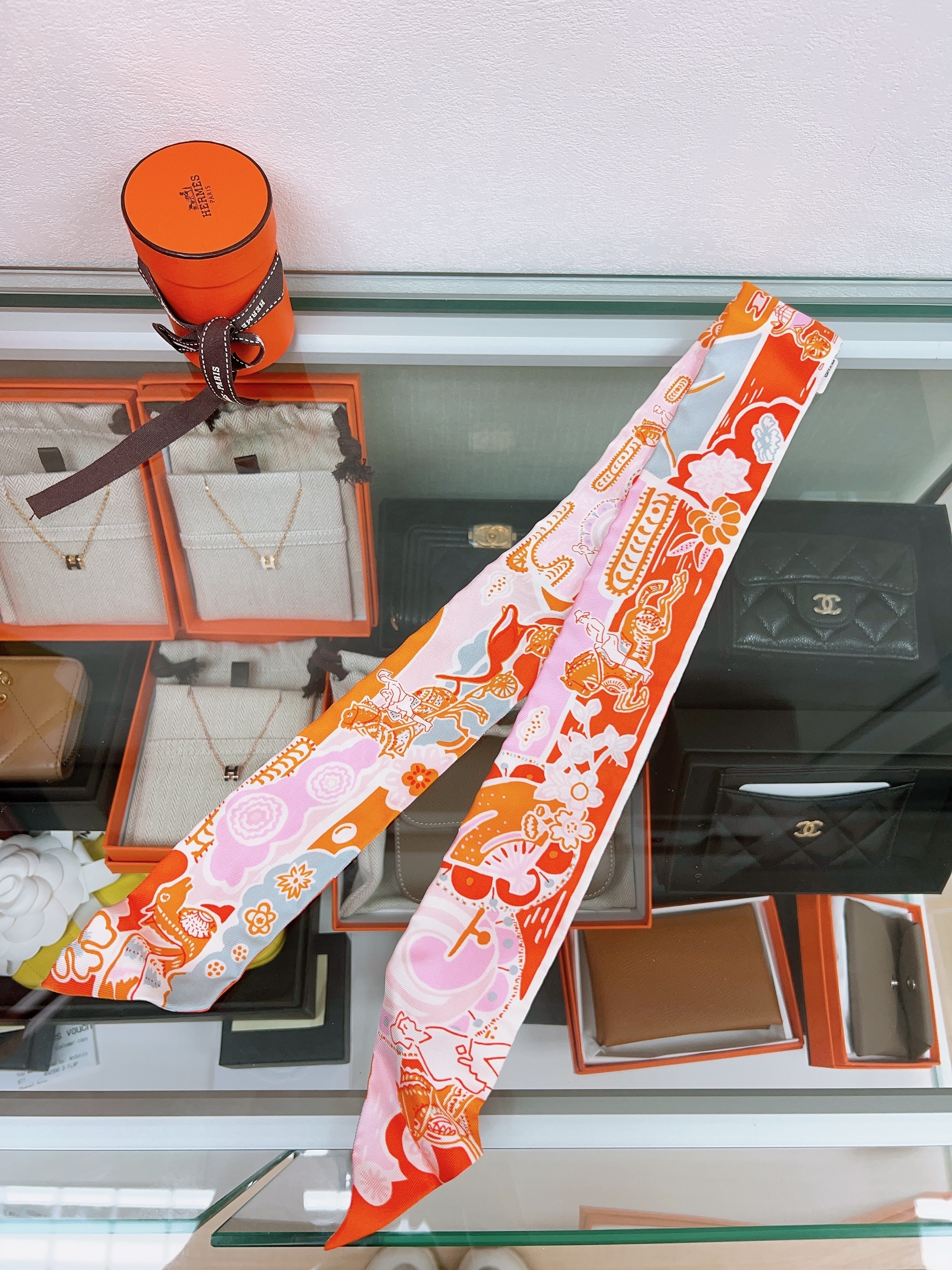 *Unused* Hermes twilly (bingata/ orange)