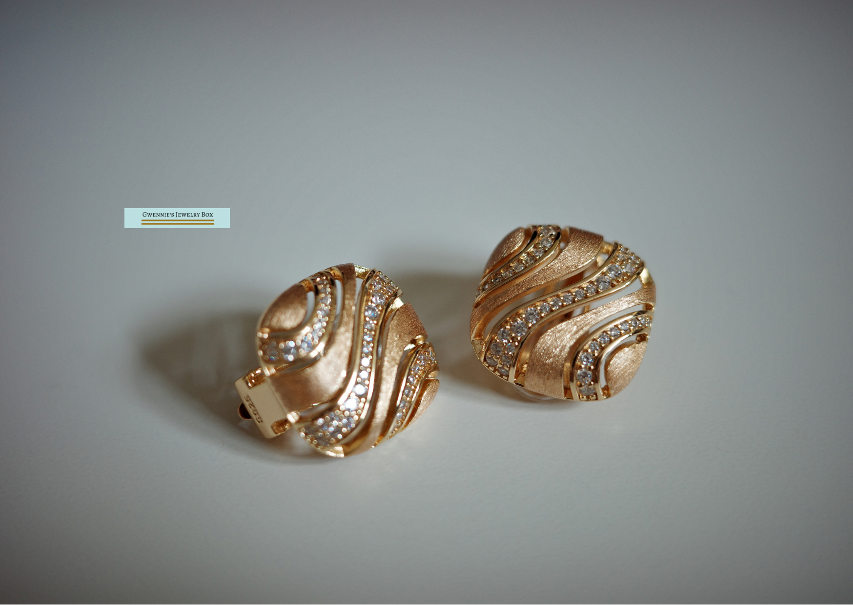 【巧克三部曲】- 絲滑德芙、華夫格、香草貝貝