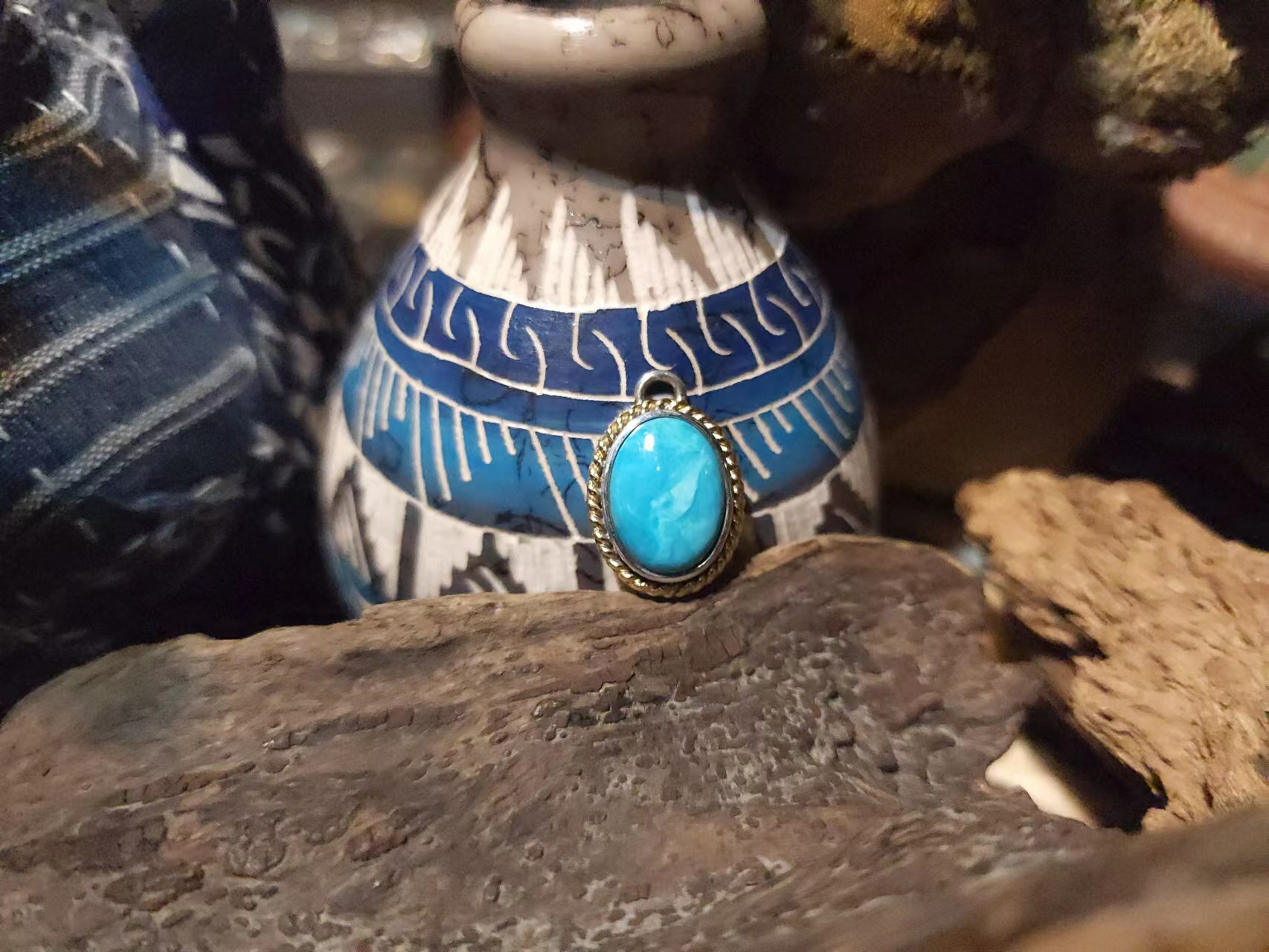 *Black Venom Jewelry- Freedom & Prayer Sleeping Beauty 18k金繩松石吊墜