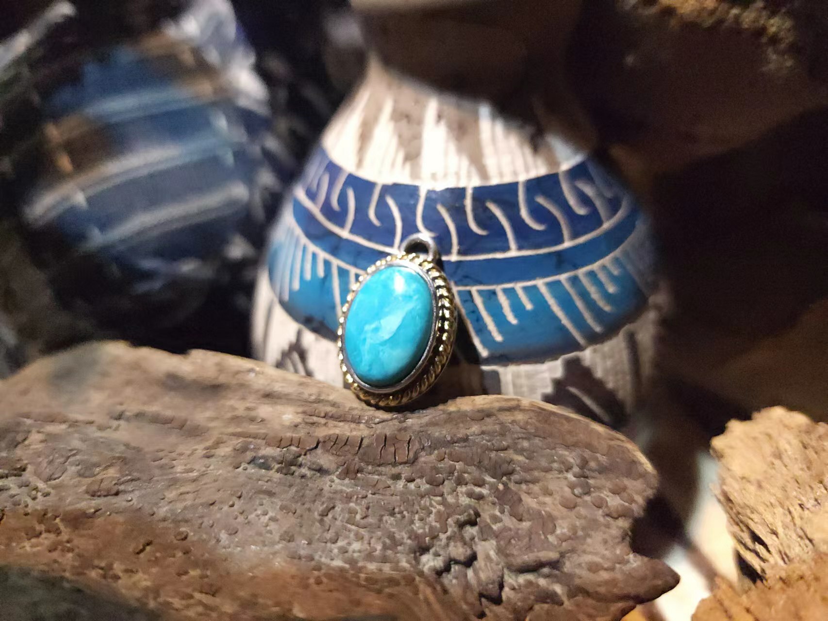 *Black Venom Jewelry- Freedom & Prayer Sleeping Beauty 18k金繩松石吊墜